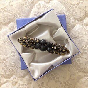 NWOT Elegant Design Vintage Style Fashionable Green Stone Jade Scarf Brooch